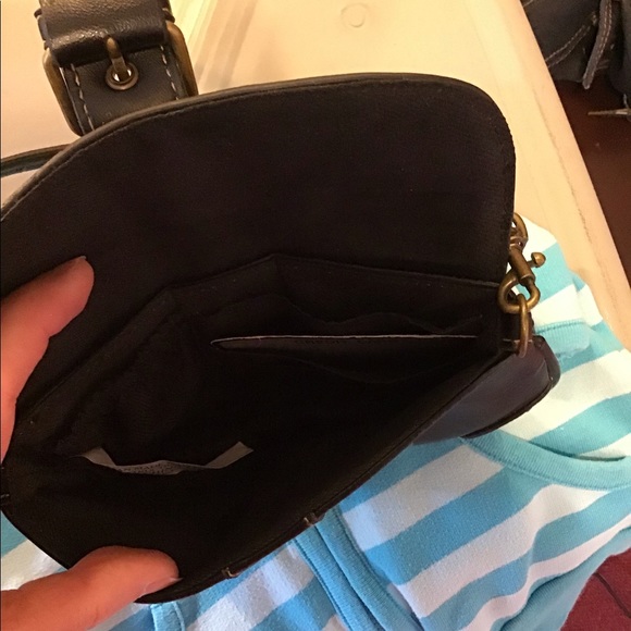 Very cute mini bag .. 6” x 4” snap closure black - Picture 5 of 7